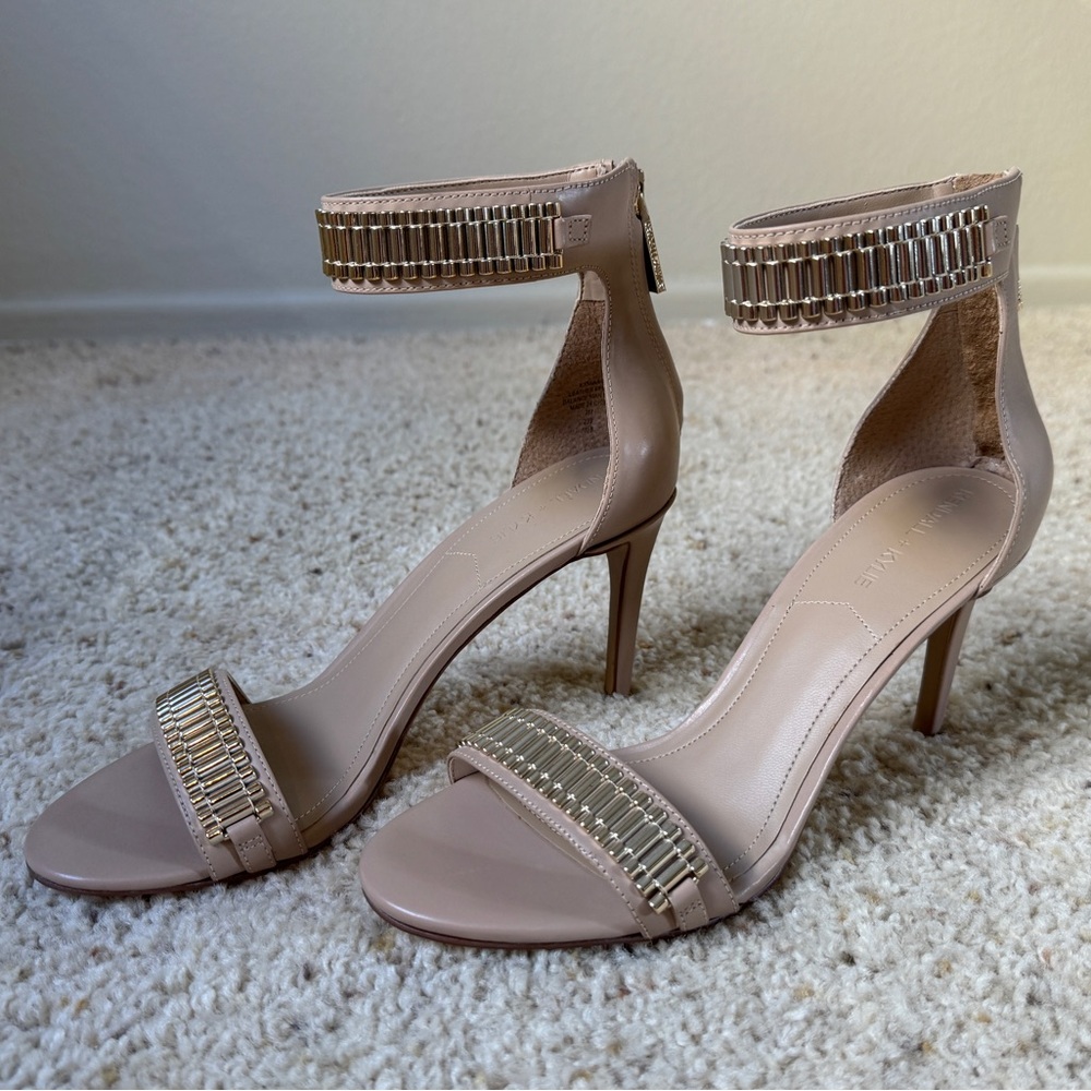 Kendall + Kylie Nude Heeled Sandal with Gold Accents, Size 7 - Picture 2 of 15